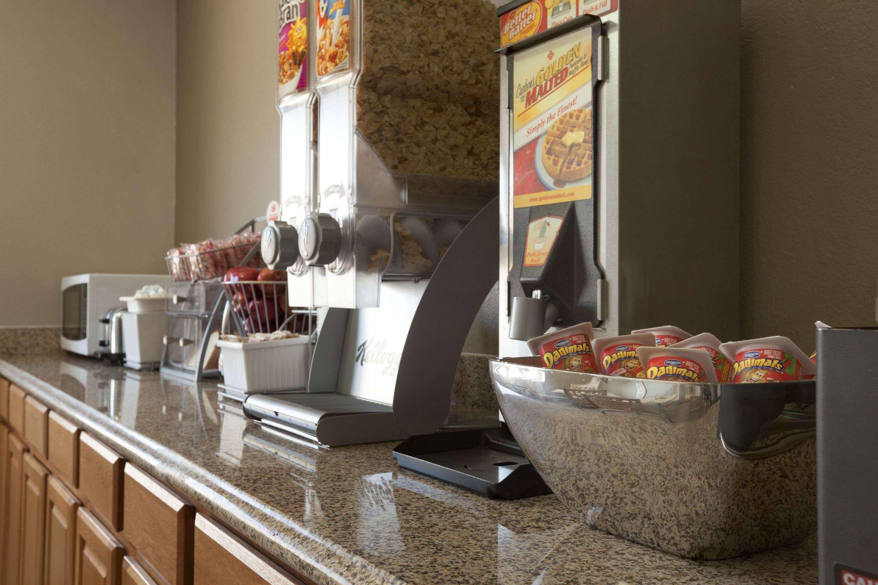 Super 8 By Wyndham Fremont Ne Motel Ngoại thất bức ảnh