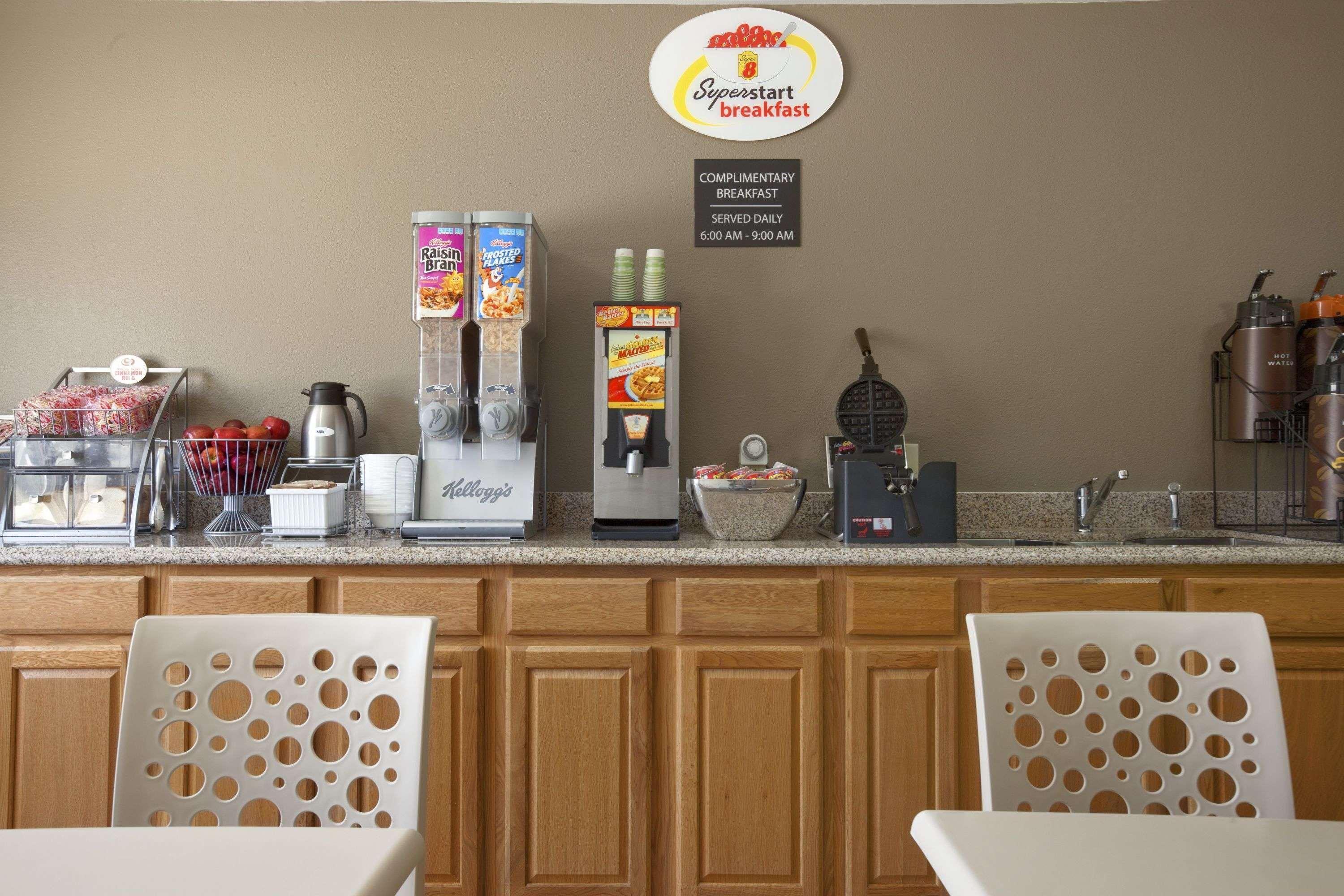Super 8 By Wyndham Fremont Ne Motel Ngoại thất bức ảnh
