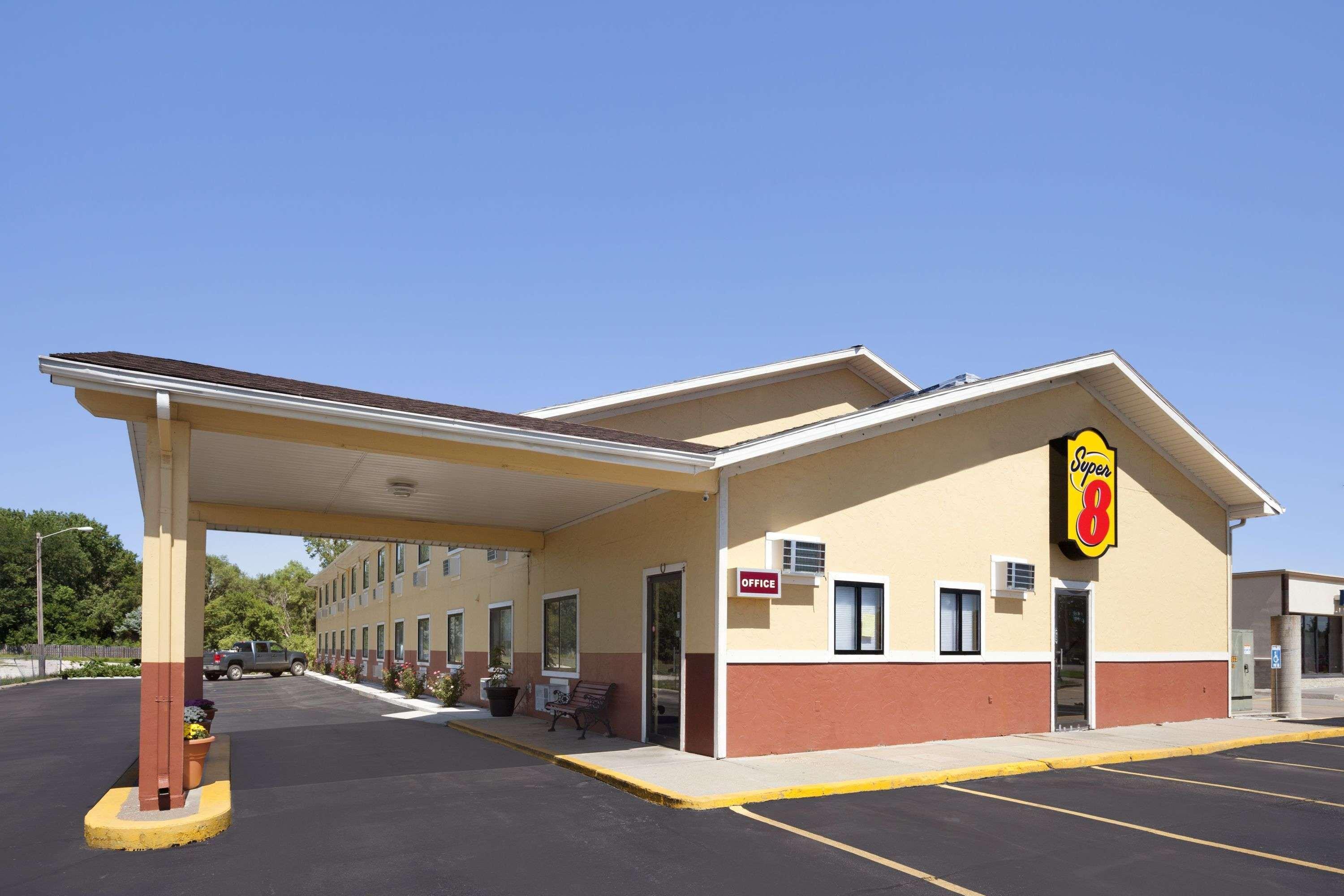 Super 8 By Wyndham Fremont Ne Motel Ngoại thất bức ảnh
