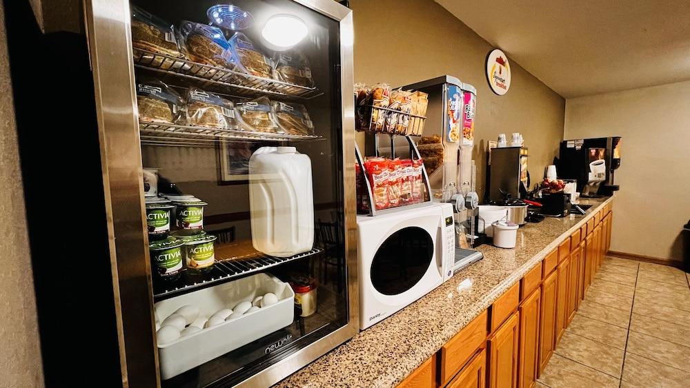 Super 8 By Wyndham Fremont Ne Motel Ngoại thất bức ảnh