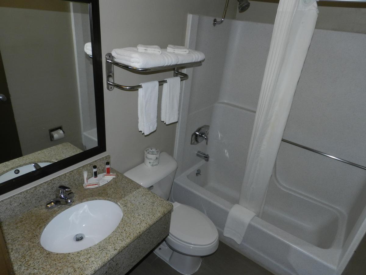 Super 8 By Wyndham Fremont Ne Motel Ngoại thất bức ảnh