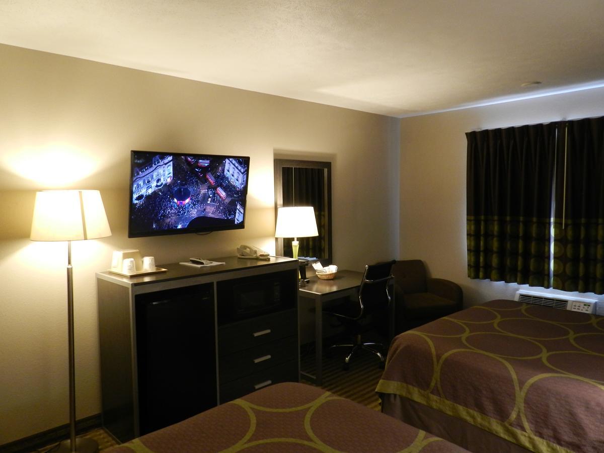 Super 8 By Wyndham Fremont Ne Motel Ngoại thất bức ảnh