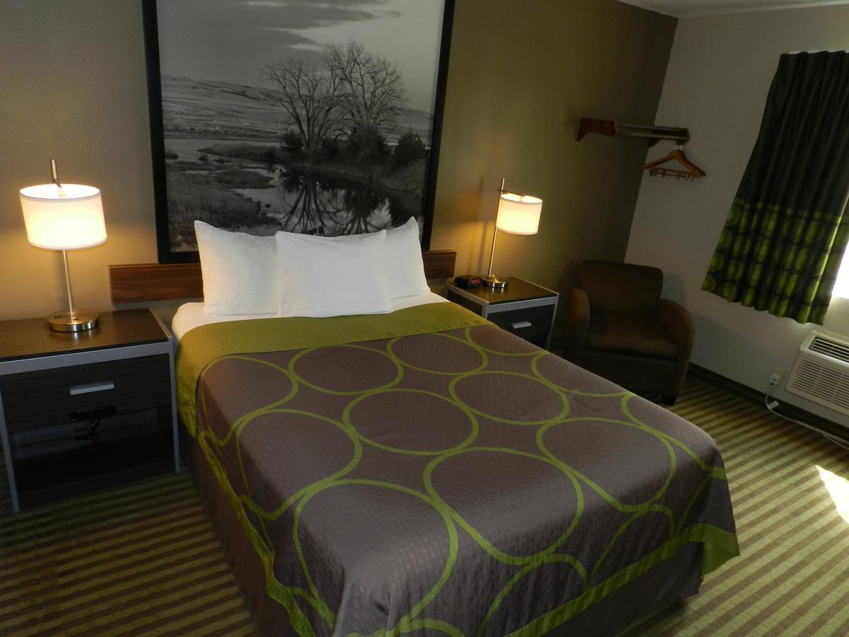 Super 8 By Wyndham Fremont Ne Motel Ngoại thất bức ảnh