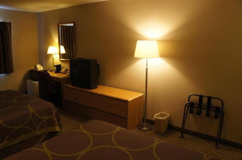 Super 8 By Wyndham Fremont Ne Motel Ngoại thất bức ảnh