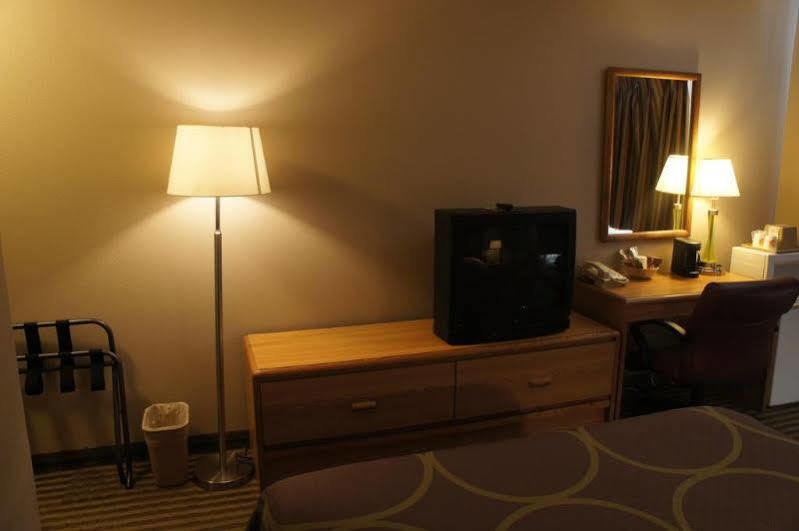 Super 8 By Wyndham Fremont Ne Motel Ngoại thất bức ảnh
