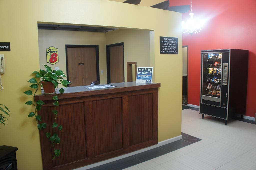 Super 8 By Wyndham Fremont Ne Motel Ngoại thất bức ảnh